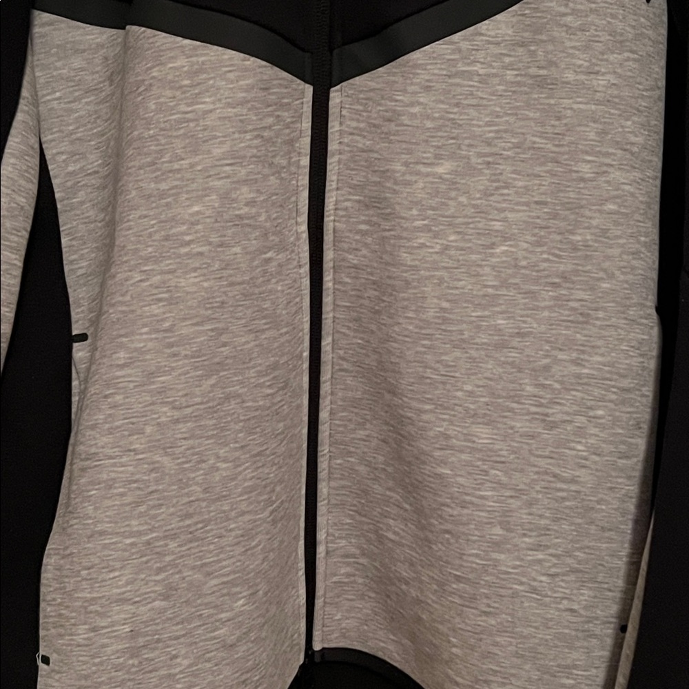 Nike Men’s Two-Tone Black and Gray Zip Up Hoodie - Picture 6 of 11